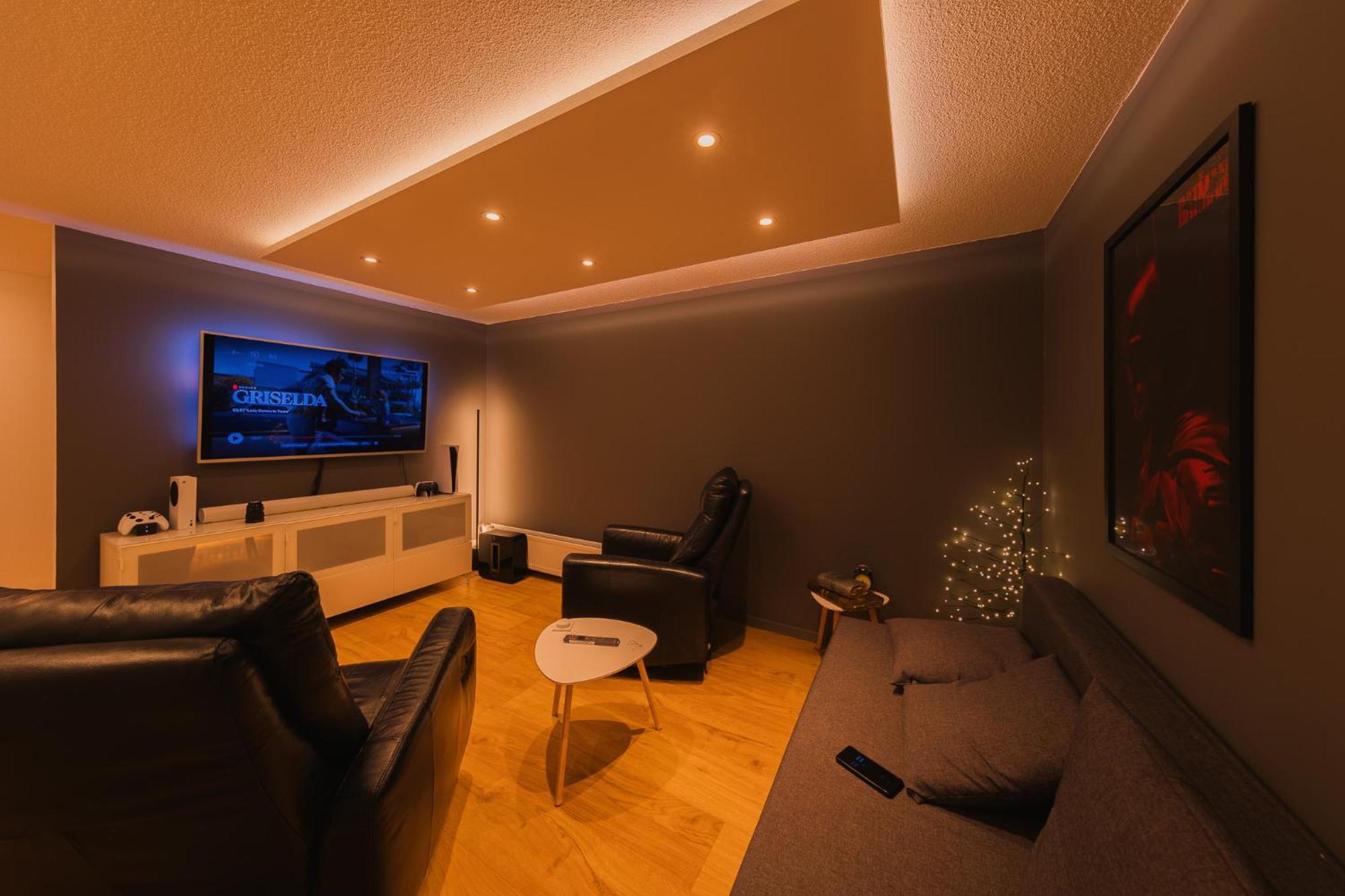Smart Luxury - Private Gym, Hot Tub & Sauna Keflavík Dış mekan fotoğraf