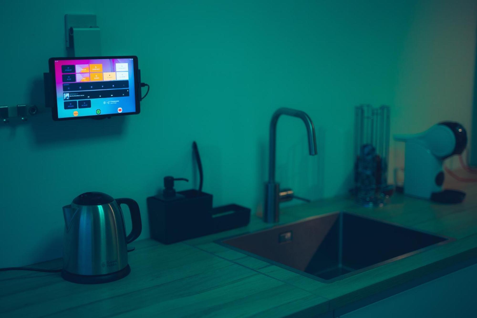 Smart Luxury - Private Gym, Hot Tub & Sauna Keflavík Dış mekan fotoğraf