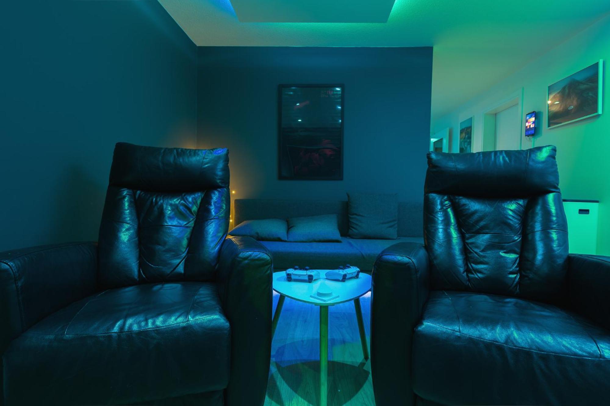 Smart Luxury - Private Gym, Hot Tub & Sauna Keflavík Dış mekan fotoğraf
